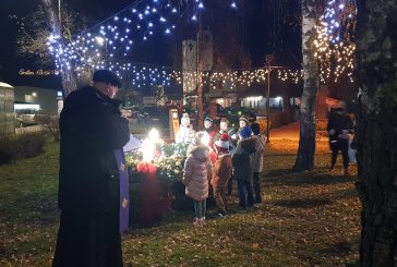 PALJENJE ČETVRTE SVIJEĆE NA ADVENTSKOM VIJENCU U CENTRU